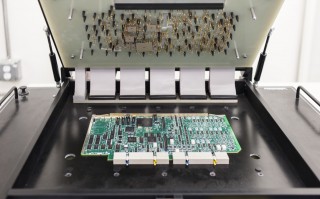 佰科技 佰电科技取得 PCBA 板卡组装压合装置专利，实现板卡自动压合组装且避免 PCBA 压损