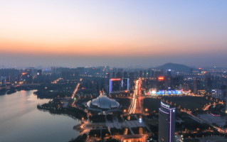 北京瑞盈科技 迈信林：控股子公司签订4份算力服务合同，累计签订金额为1184亿元